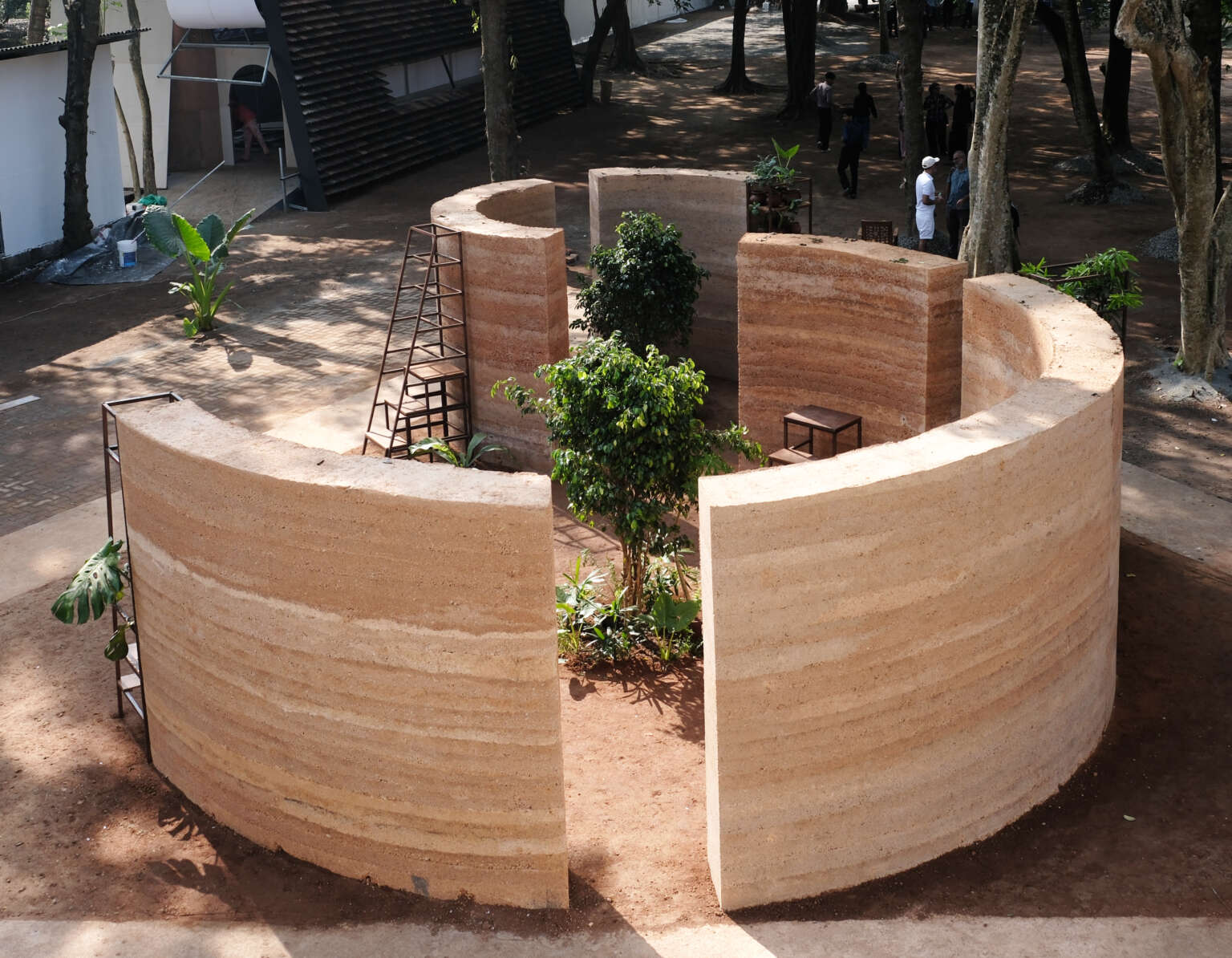 Earthship
Clay, terracota, iron, plants
Installation view at Pepper House, 6th Kochi-Muziris Biennale, 2025