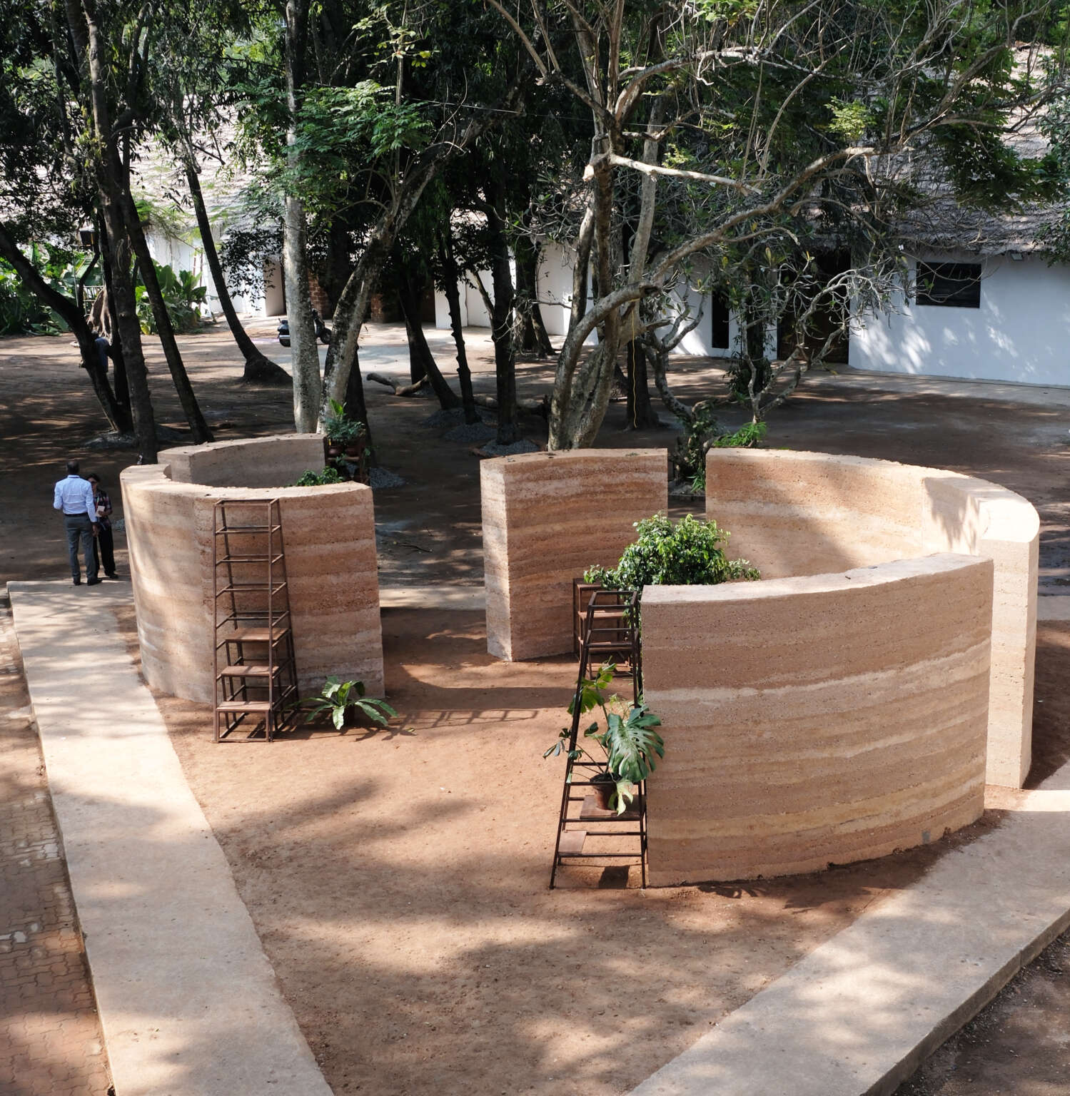 Earthship
Clay, terracota, iron, plants
Installation view at Pepper House, 6th Kochi-Muziris Biennale, 2025